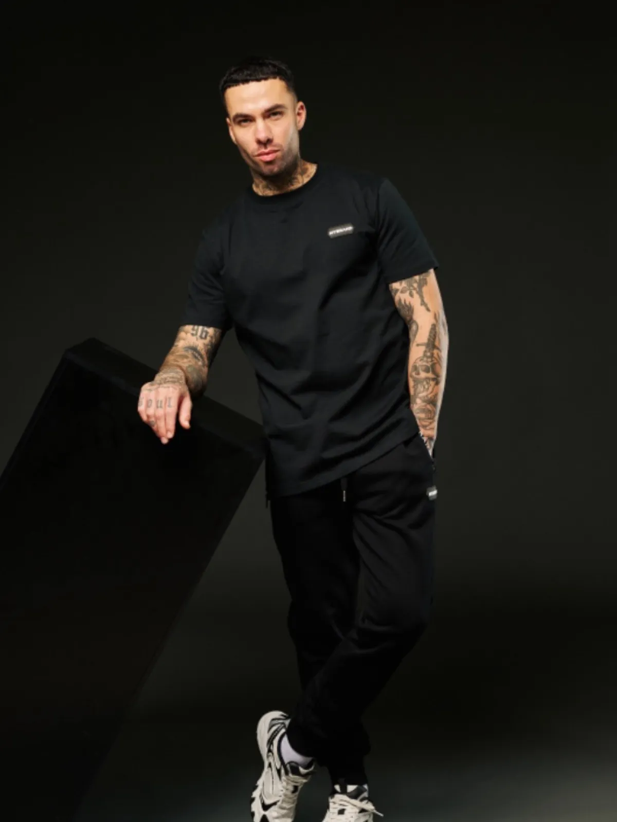 MB HEXAGON PATCH T-SHIRT BL | BLACK